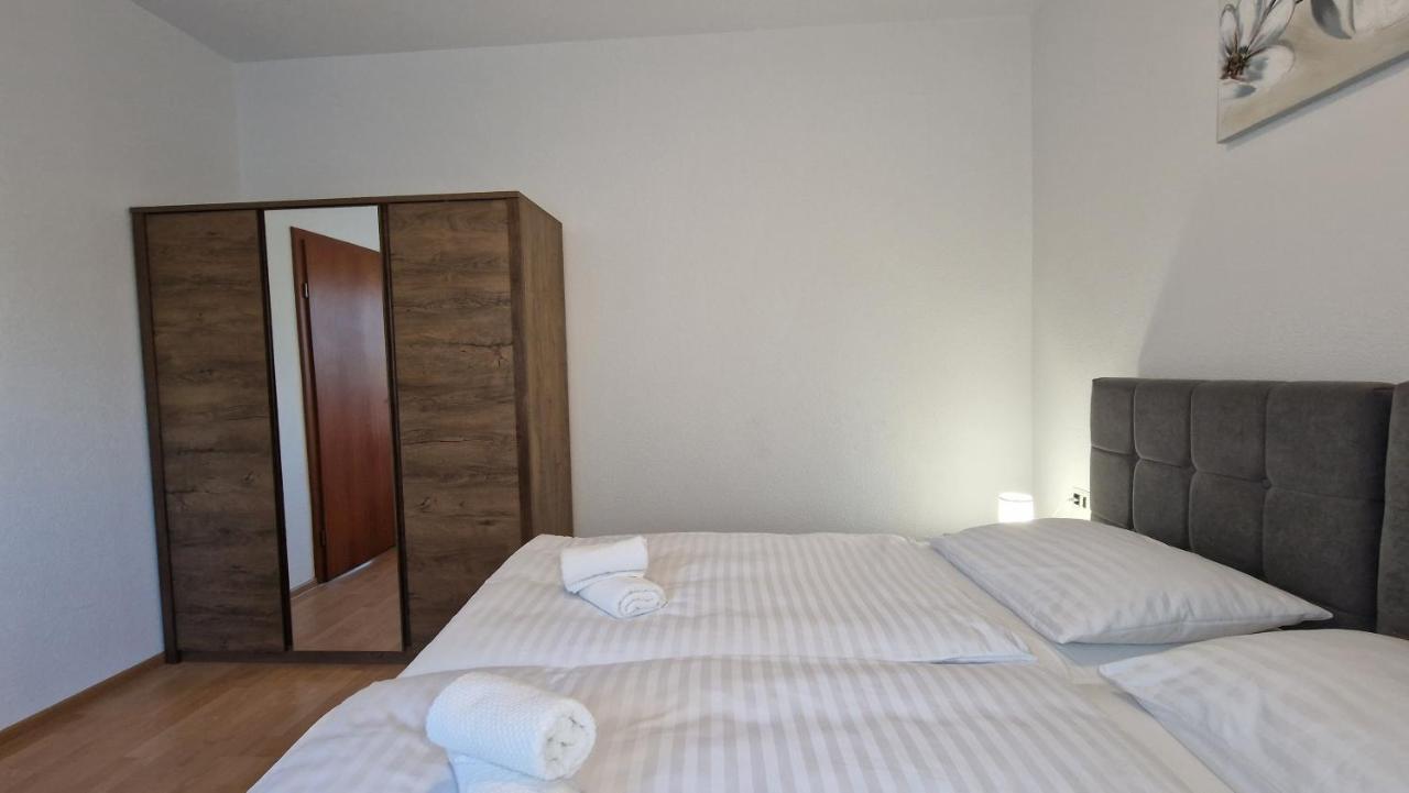 Apartments In Rijeka, Free Parking And Large Terrace, 15Min Drive From The Beach Exterior foto